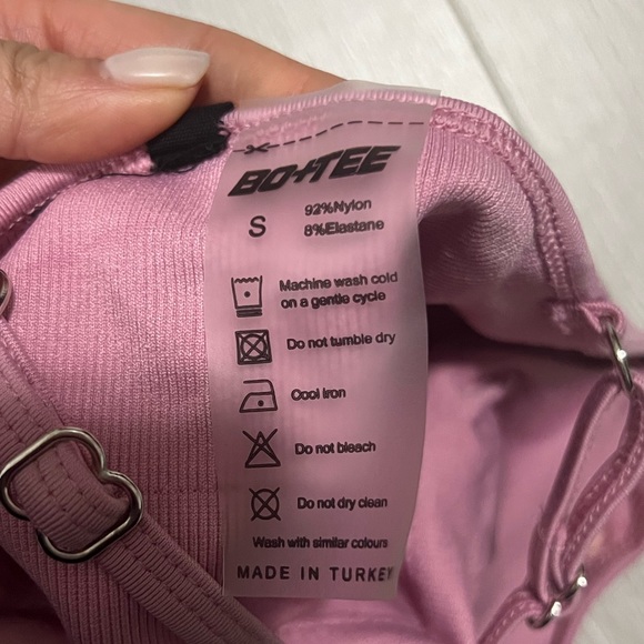 Bo + TEE high neck sports bra - Picture 5 of 5